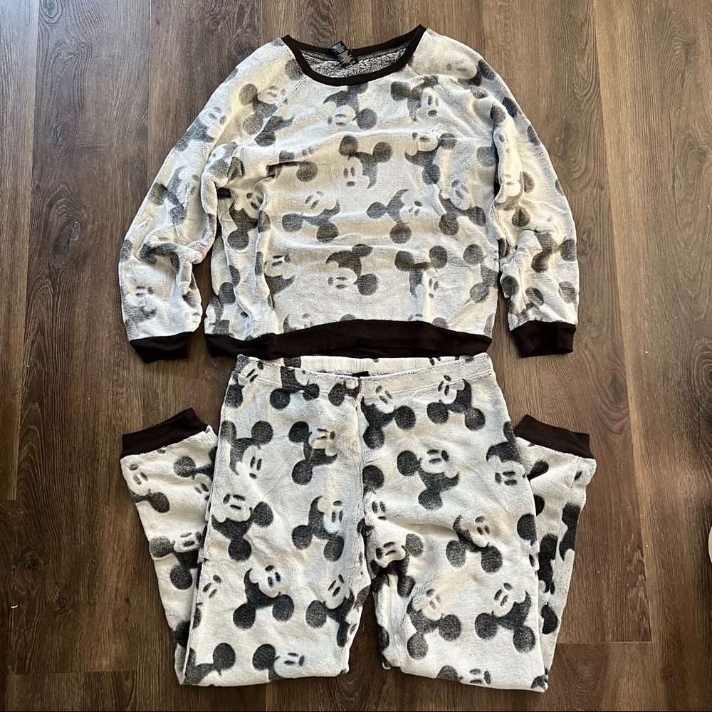 Mickey Mouse sweatsuit
